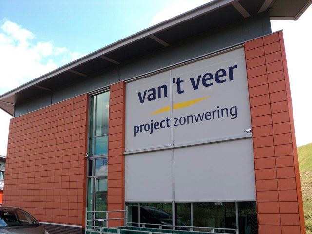 <i> Van 't Veer Projectzonwering</i><br/><medium>Rotterdam</medium>
